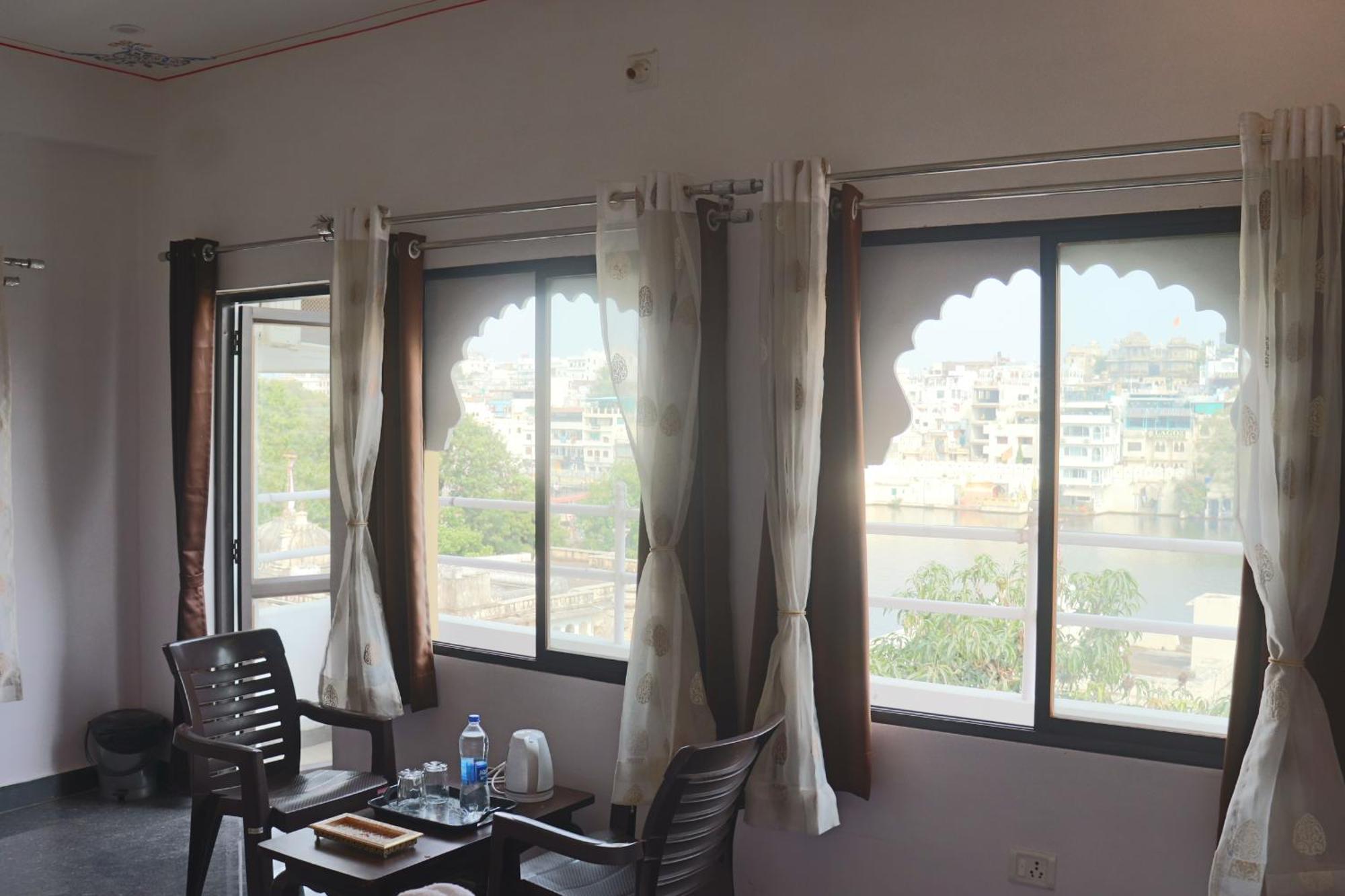 Hotel Shiv Palace Ουνταϊπούρ Δωμάτιο φωτογραφία